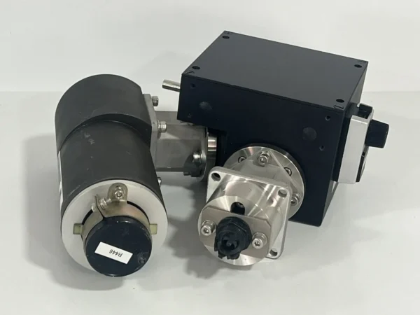 Jobin Yvon H10-61 UV-V Monochromator E Chamber CH1 EPD Monochromator - Image 7