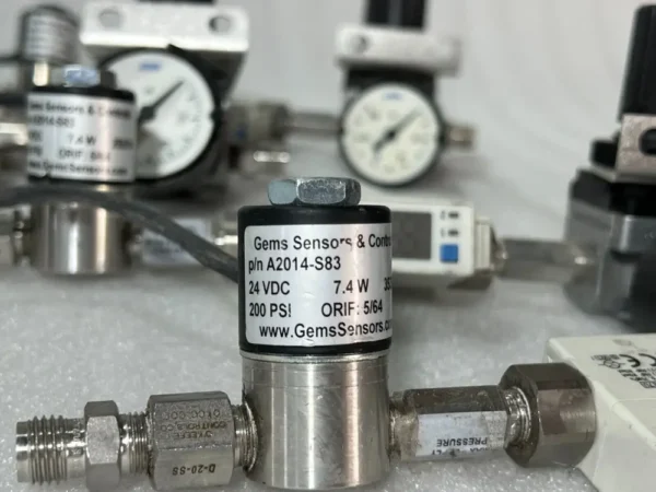 LOT OF 4 PC SMC PFM710-N01-B-M Flow Switch & Marsh MA13R1NM & SENSOR A2014-S83 - Image 5