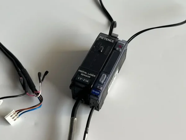 Keyence LV-21A Digital Laser Sensor + FS-V22R Fiber Optic Sensor Amplifier