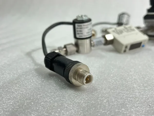 LOT OF 4 PC SMC PFM710-N01-B-M Flow Switch & Marsh MA13R1NM & SENSOR A2014-S83 - Image 3