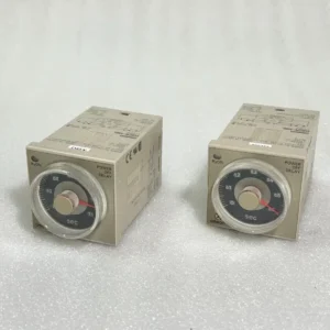 LOT OF 2 - OMRON H3CR-H8L Timer Relay