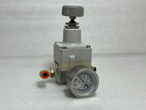 SMC IR2020-N02 Precision pressure regulator - Image 3