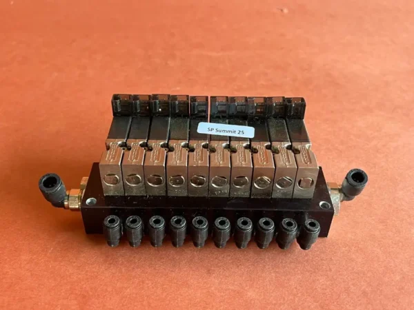 Mac Solenoid Valve 34B-L00-GDFA-1KV LOT OF 10 PCS ּ+ Circuit Bar
