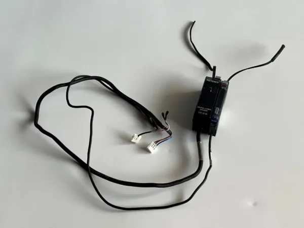 Keyence LV-21A Digital Laser Sensor + FS-V22R Fiber Optic Sensor Amplifier - Image 4