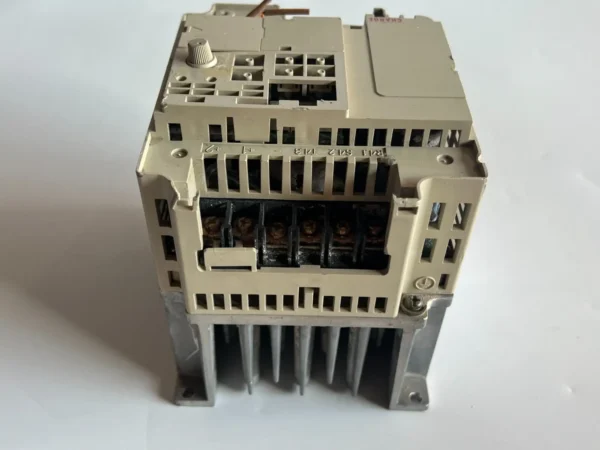 YASKAWA VS mini CIMR-J7AC40P7