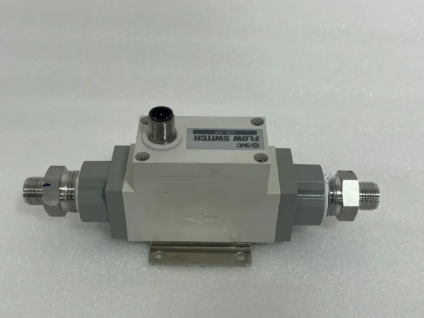 SMC PF2A551-04-1 - Flow Switch for Air, Flowrate 50-500