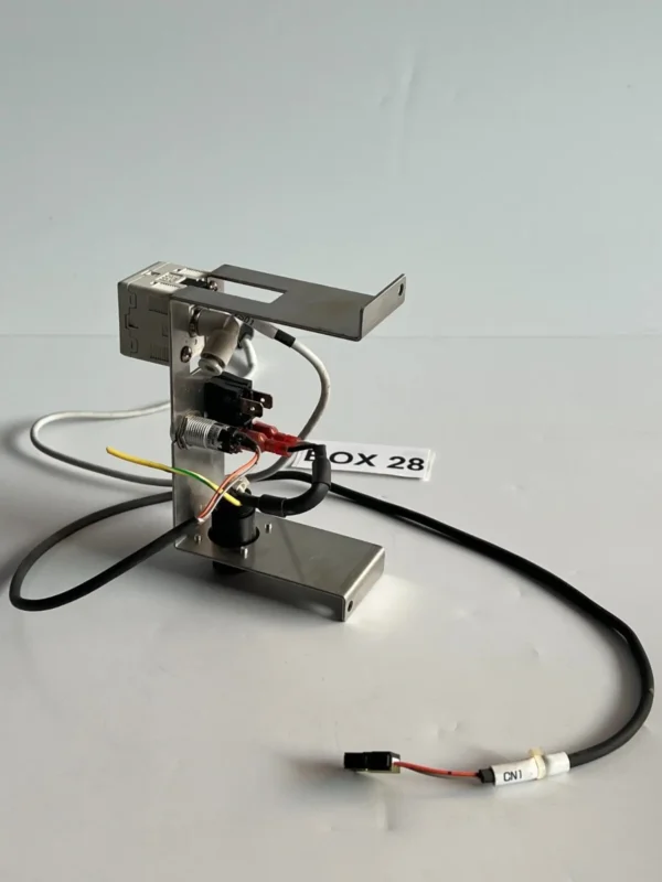 SMC ZSE30-C4L-65-M vacuum switch - Image 2