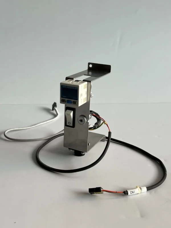 SMC ZSE30-C4L-65-M vacuum switch