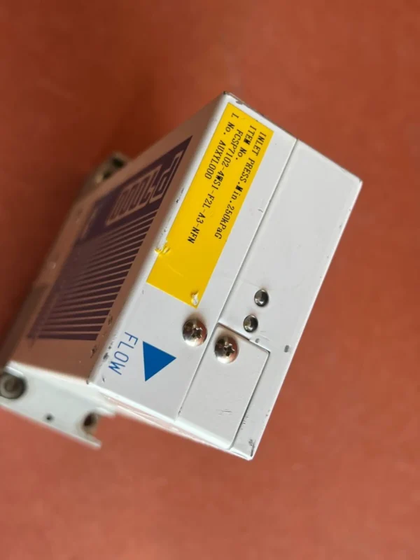 Fujikin P7000 - FCSP7102-4WS1-F2L-A3-NFN Mass Flow Controller - Image 2