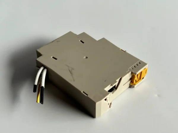 OMRON Time Relay H3DE-M2 - Image 4