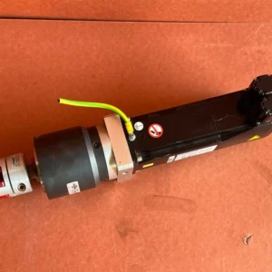 ELAU SCHNEIDER ELECTRIC SERVO MOTOR SH30702P02F2000 + GEAR MOTOR PLPE 90