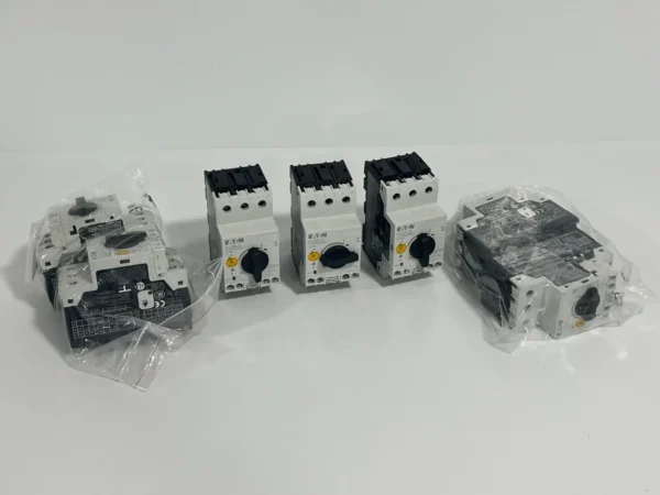 LOT OF 2 PCS - EATON MOELLER PKZM0-25 Circuit Breaker PKZM025 / XTPR025BC1