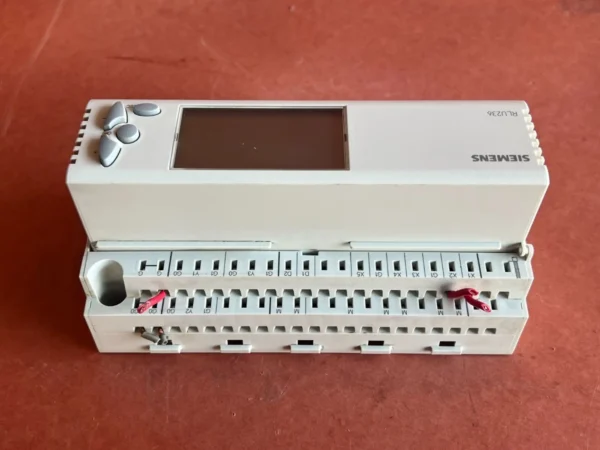 SIEMENS RLU236 UNIVERSAL CONTROLLER