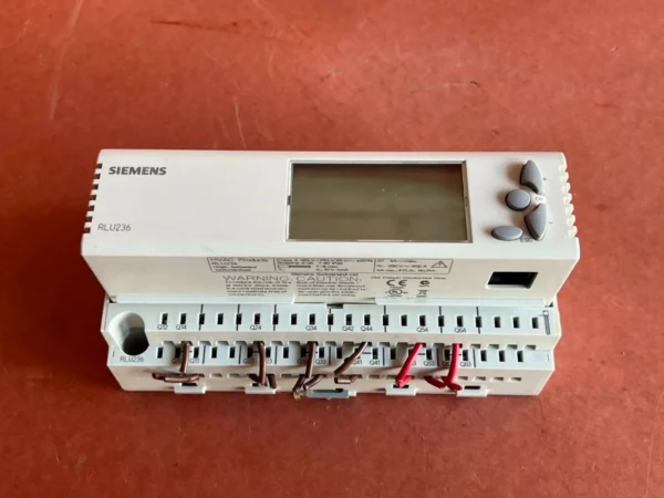 SIEMENS RLU236 UNIVERSAL CONTROLLER - Image 3