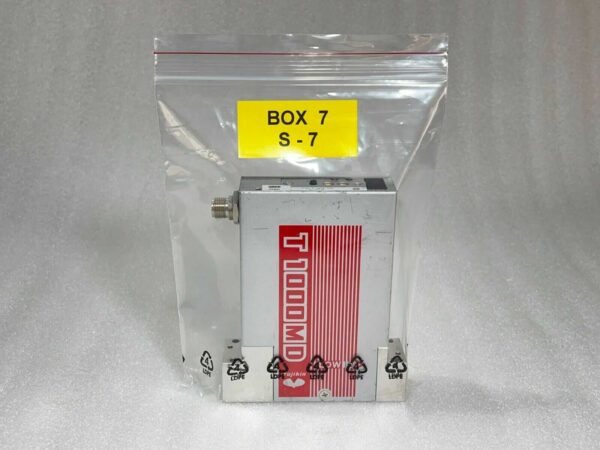 FUJIKIN MASS FLOW CONTROLLER T 1000 MD FCST1030MPDC-4CW2-F5L-AR-R6-D15-EP