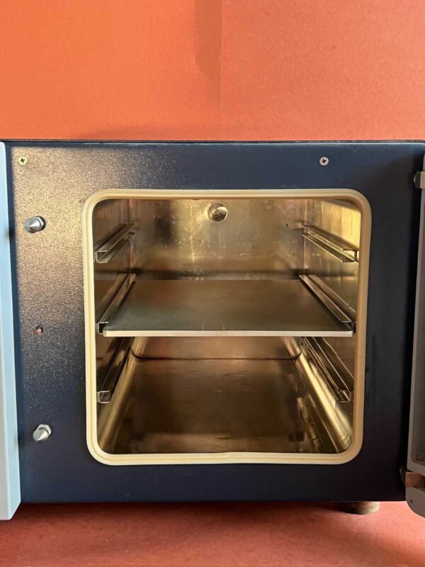 SalvisLab Vacucenter VC 20 Vacuum Oven - Image 7