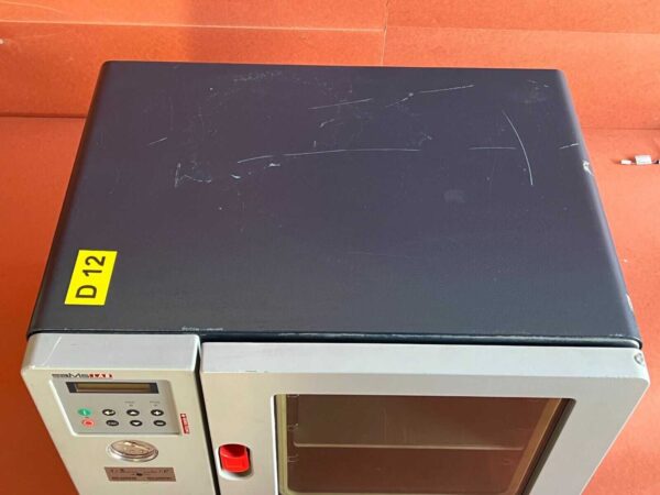 SalvisLab Vacucenter VC 20 Vacuum Oven - Image 3