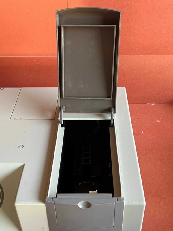 Labomed Spectrophotometer - Labomed Spectro UV-VIS Auto Scanning - Image 4