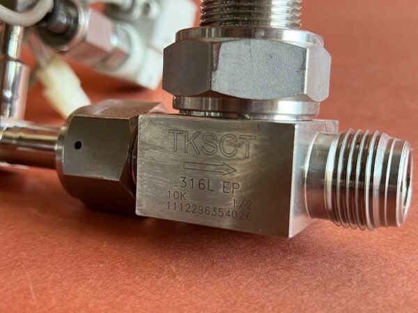 TKSCT DIAPHRAGM 316L EP VALVE + SMC ISE80-A2L-A Digital Pressure Switch - Image 3