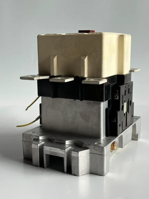 Fuji Electric 1NC4HO Type SC-10N/UL Magnetic Contactor - Image 5