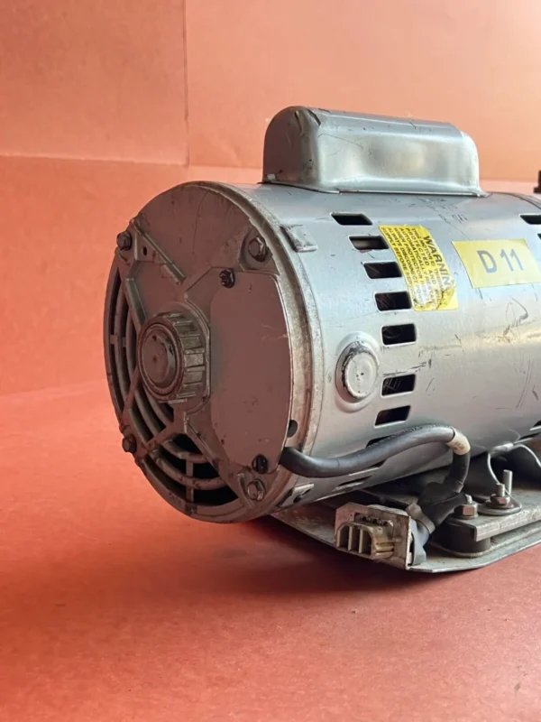 Gast 1423-105Q-G626X Vacuum Pump / 5KC48PN0202AX Marathon - Image 2